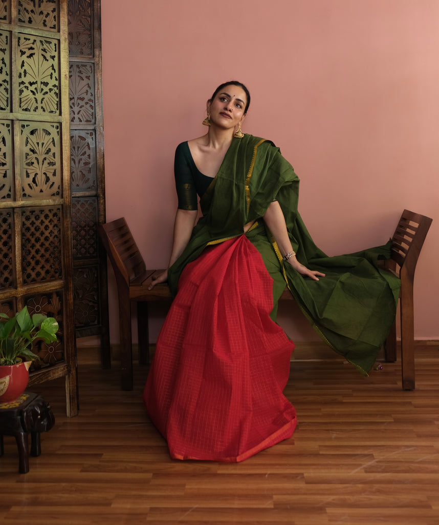 Green | Reddish Pink