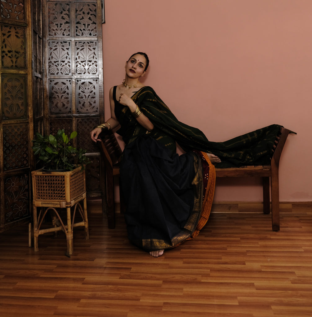 Bottle Green | Black