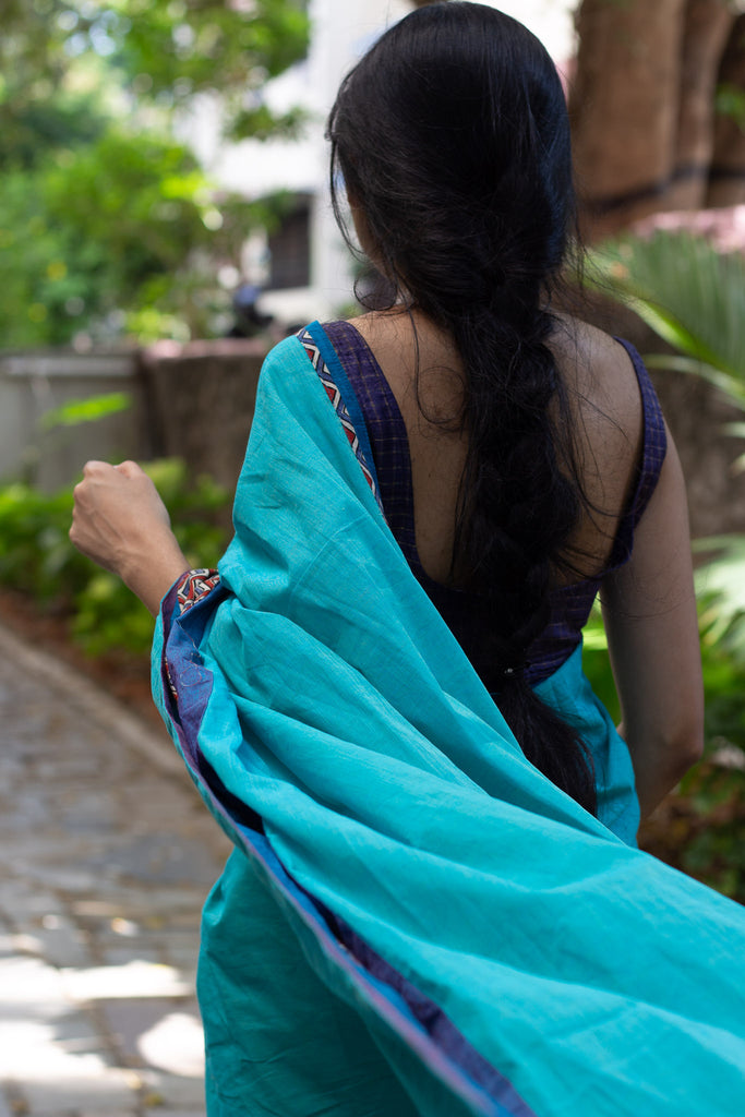 Gorgeous Back Pose Of Saree | Saree Photo Shoot For Instagram | Saree  Sundari | Saree Fashion #saree - YouTube
